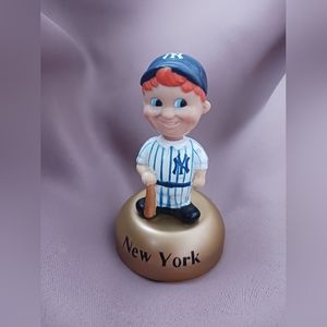 VINTAGE NEW YORK YANKEES BOBBLE HEAD